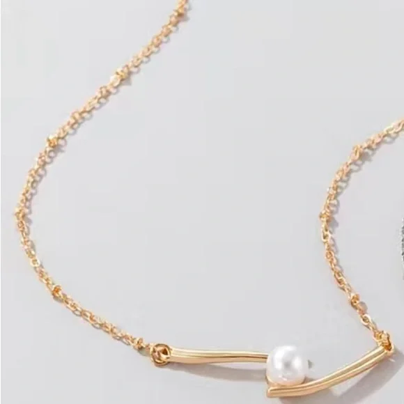 Fine Jewelry Women’s Pearl Necklace (Gold plate) (Silver Tone) - Picture 6 of 8